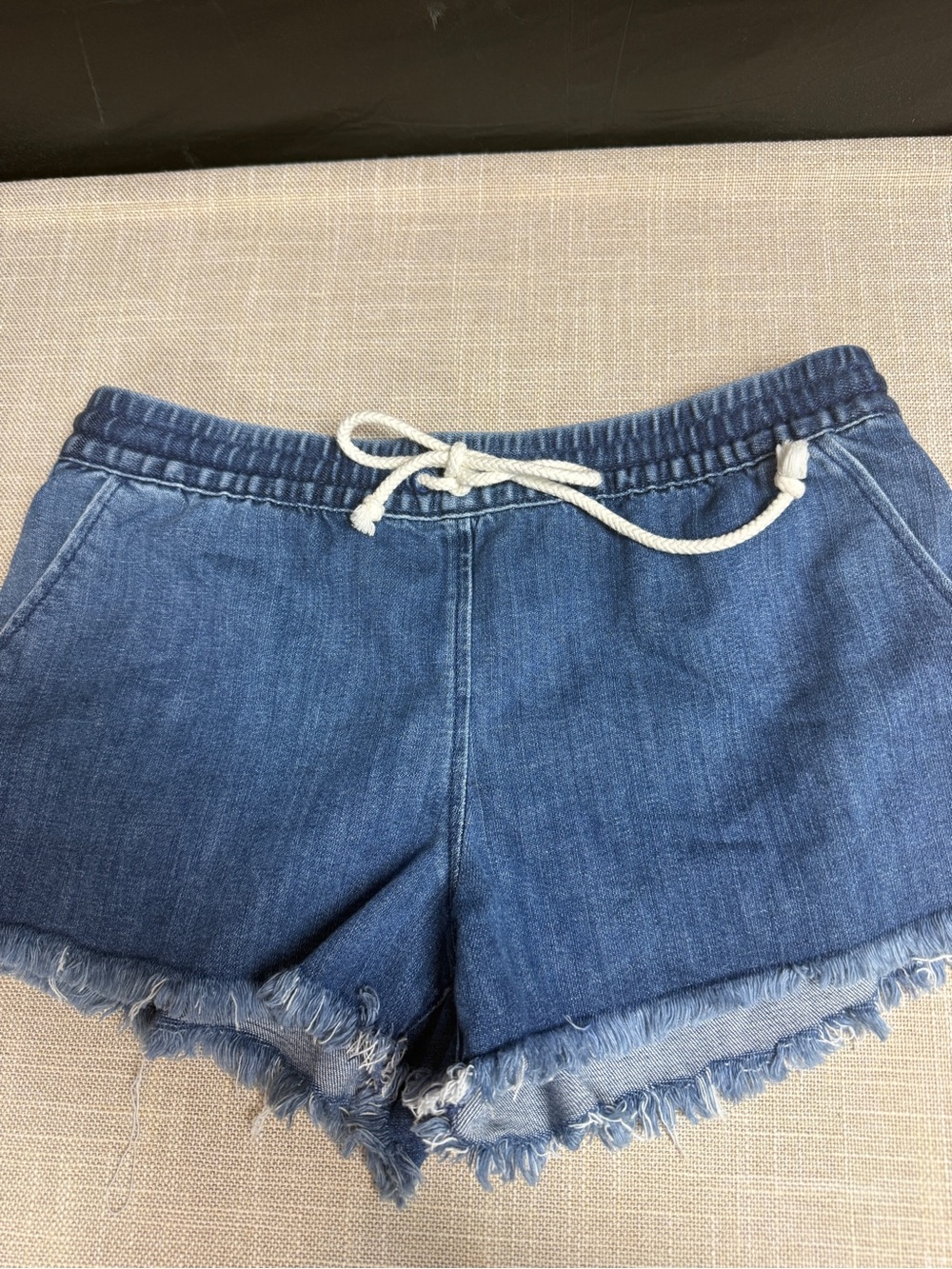 Aerie Denim Drawstring Frayed Hem Women's Shorts - Blue size small